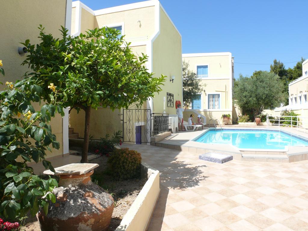 Esperides Maisonettes Agia Marina  Exteriér fotografie