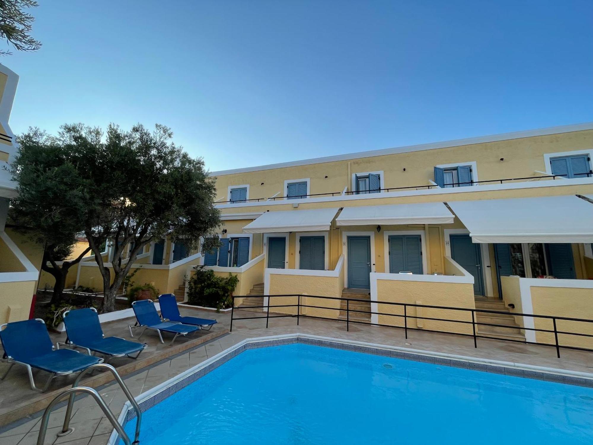 Esperides Maisonettes Agia Marina  Exteriér fotografie