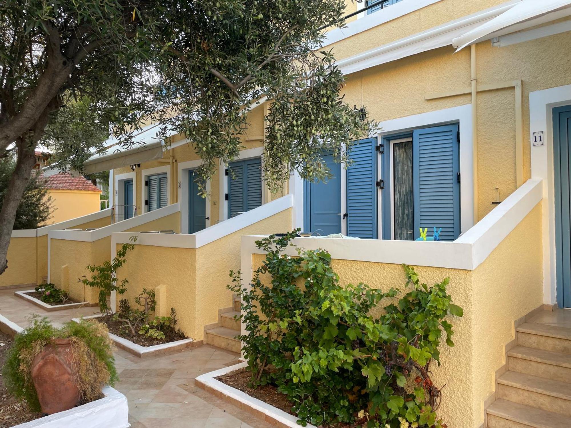 Esperides Maisonettes Agia Marina  Exteriér fotografie