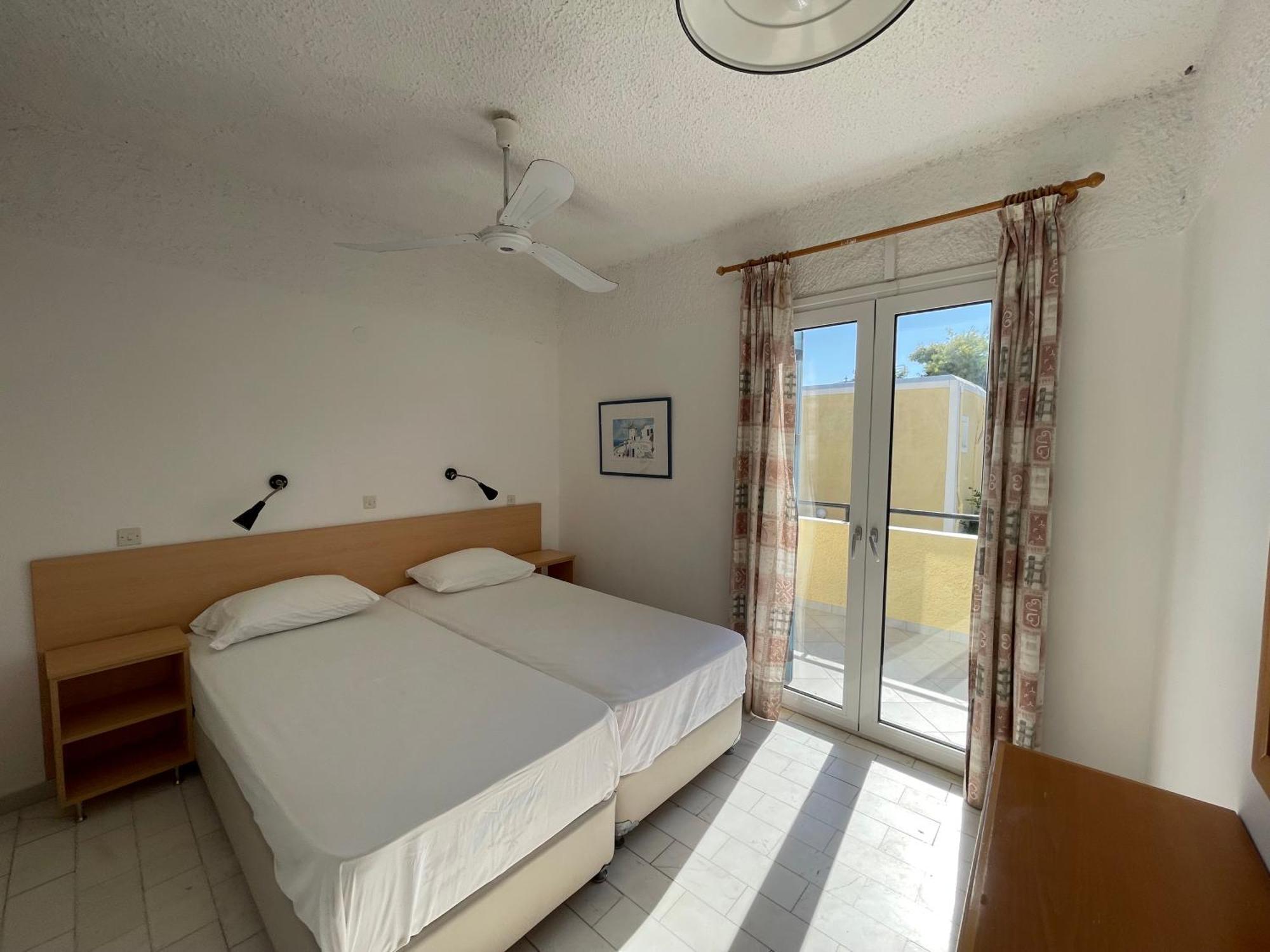 Esperides Maisonettes Agia Marina  Exteriér fotografie