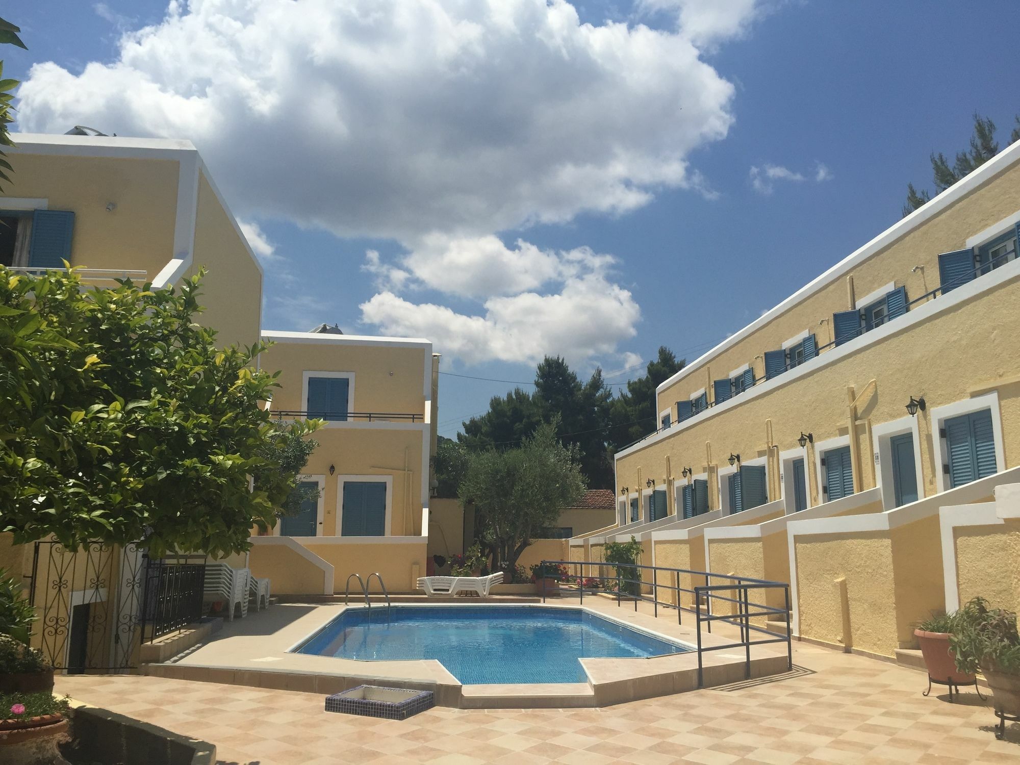 Esperides Maisonettes Agia Marina  Exteriér fotografie